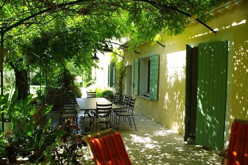 BEAUTIFUL PROVENCAL FARMHOUSE, AIR-CONDITIONED, WITH LARGE, SECURE SWIMMING