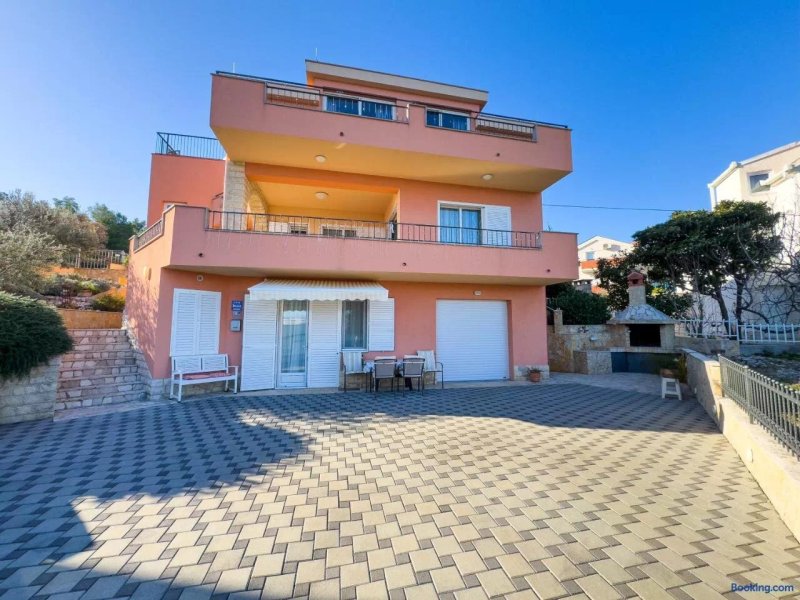 Apartments Regina Del Mare, Slatine - Croatia