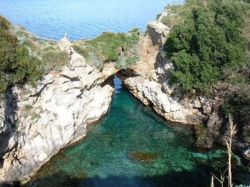 Nice accommodation with A/cond./terrace/pool WIFI/parking/cost. Sorrento