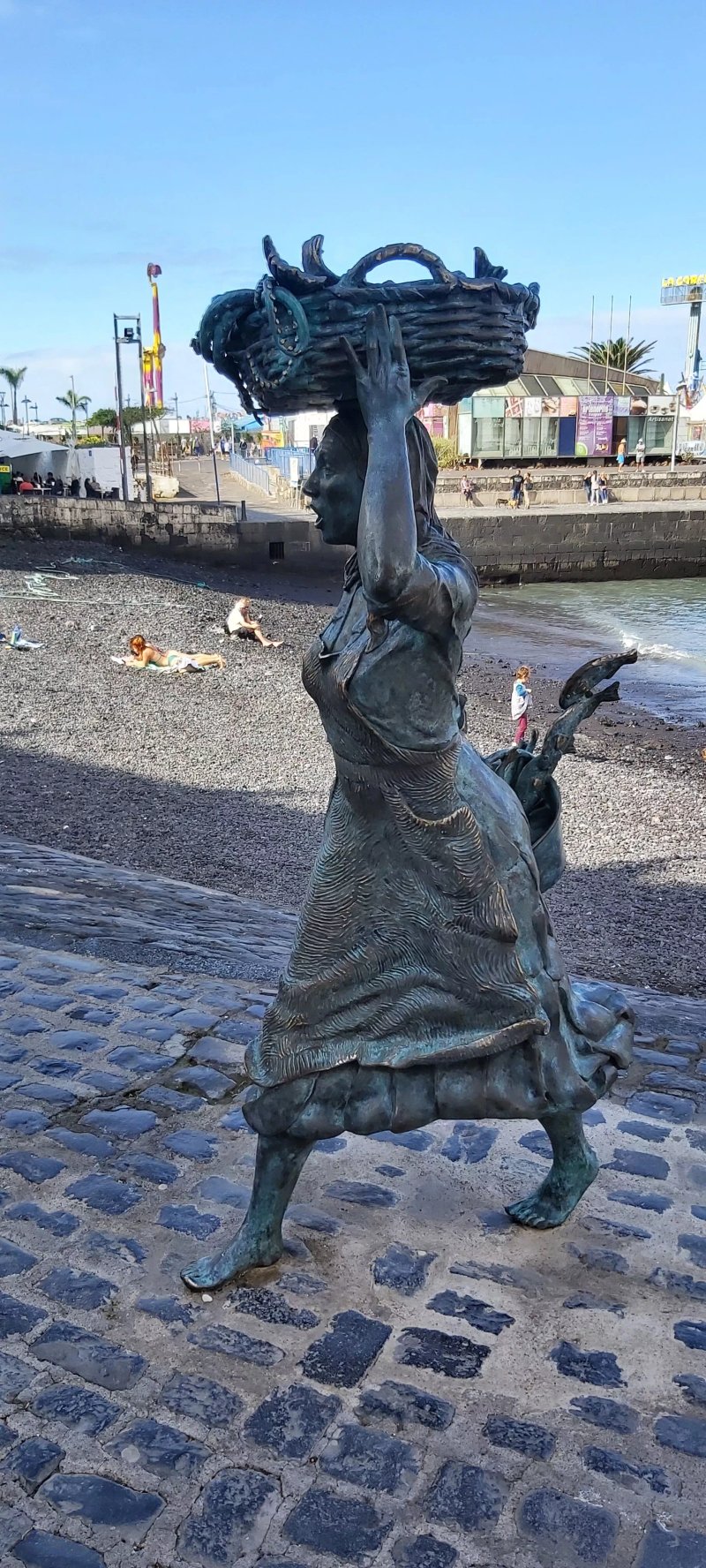 Statue Of The Fisherwoman