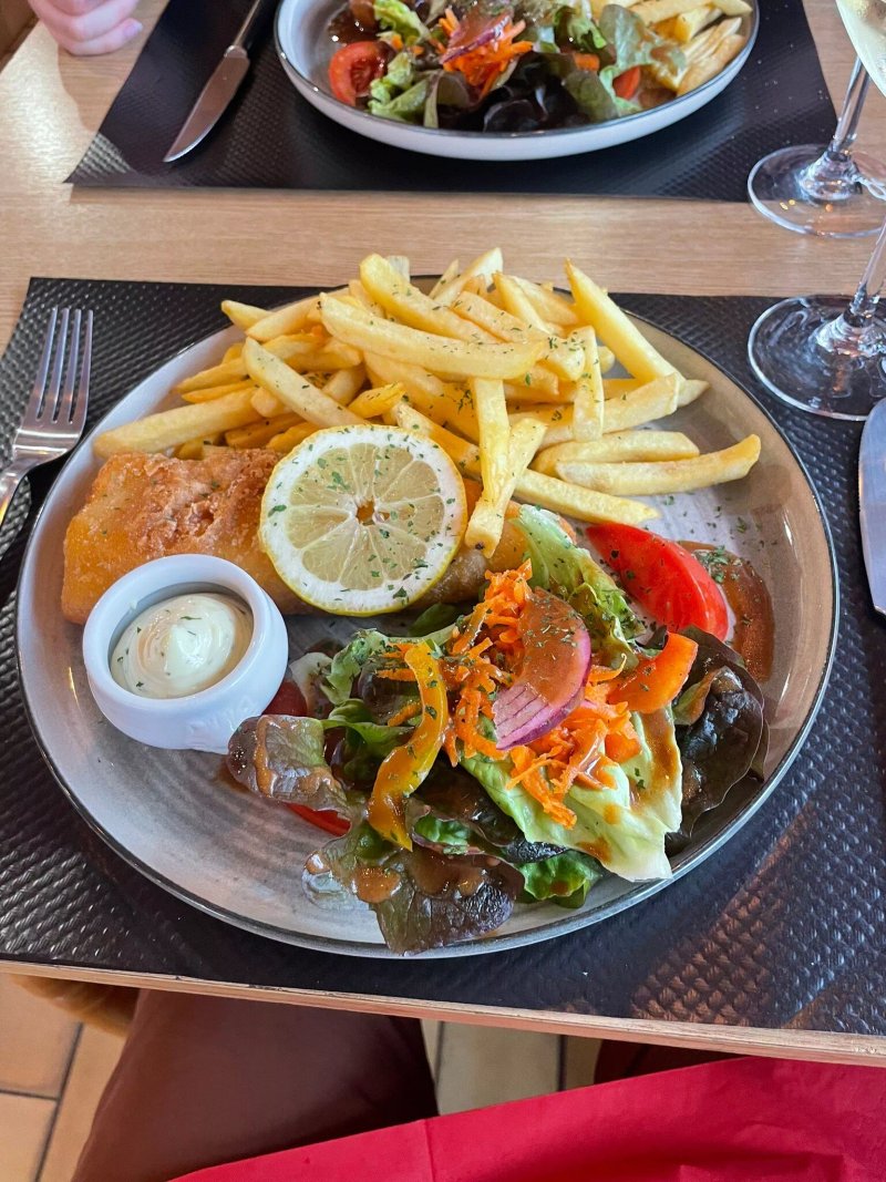 Cafe Brasserie Le Thelut