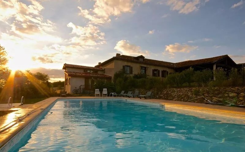 French farmhouse with pool and views of the Pyrenees