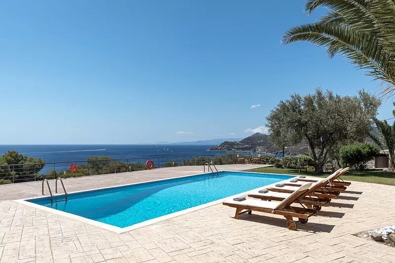 Eight Bedroom, Six Bathtoom Villa with Private Pool.