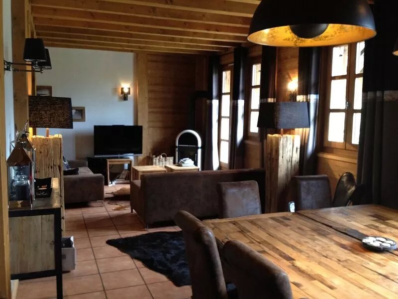 Cosy Mountain Chalet with Mont-Blanc view, in proximity to ski stations