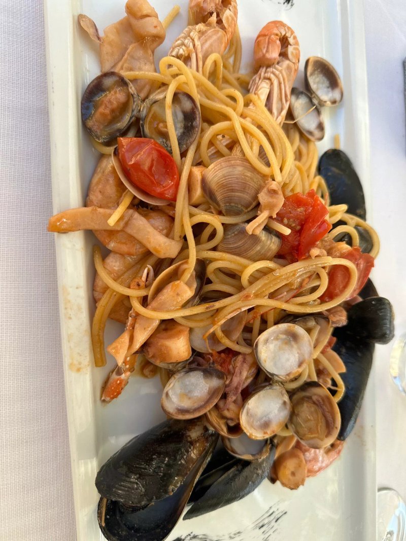 Room Rental White Lerici