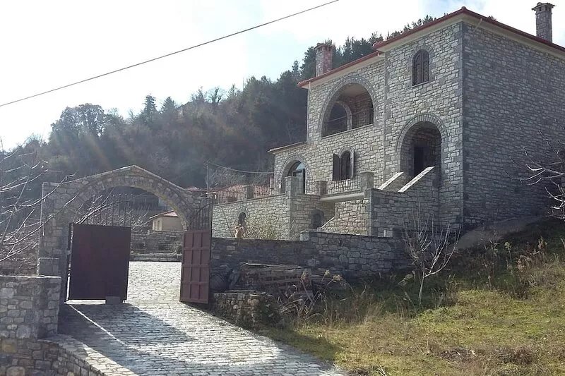 Stone mansion Anavriti