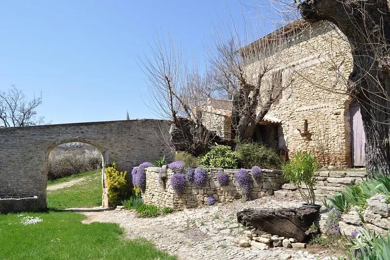 House from the 18th century, quiet with pool overlooking the Luberon