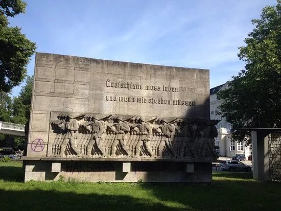 Kriegerdenkmal am Dammtordamm