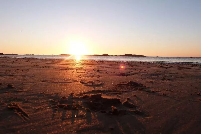 The Moorings: 5 bedroom holiday villa in Rhosneigr, easy walk to village and