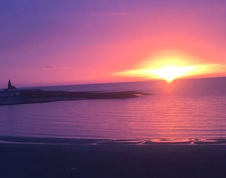 "Beaches" Sea Front House with Full Sea Views, Northumberland Coast.