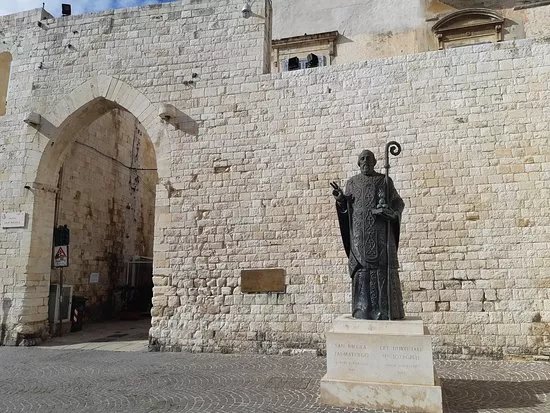Statua di San Nicola