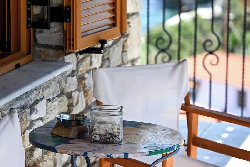 Villa With Private Pool in Front of the Sea - 20 meters from the sea.