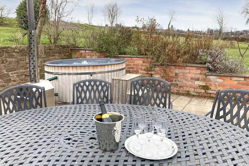 5 bedroom accommodation in Bromyard, near Malvern Hills