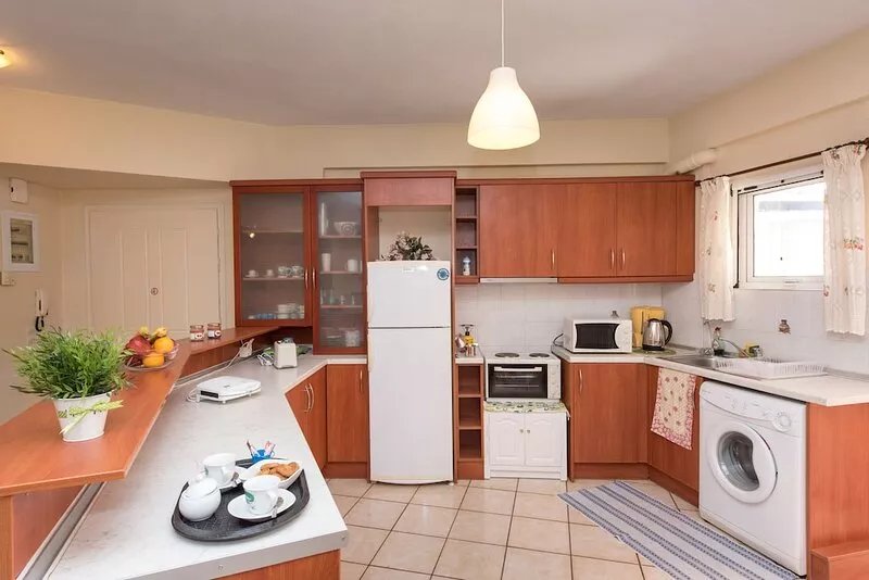 2-Bedroom apartment near old town, airport and bus station