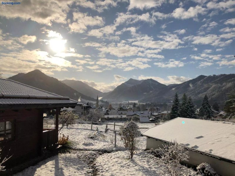 Ruhige Chalets Mit Seeblick In Zentraler Lage by Stayfritz