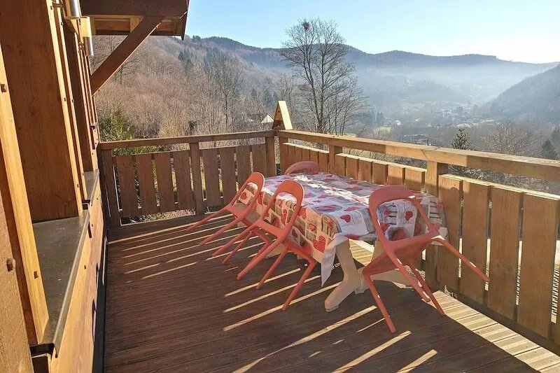 Magnificent chalet in Lotharingen with terrace