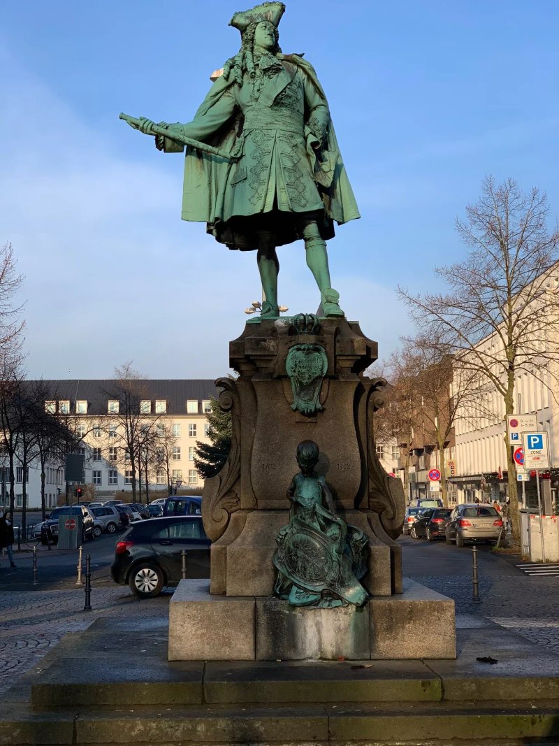 Statue Konig Friedrich I