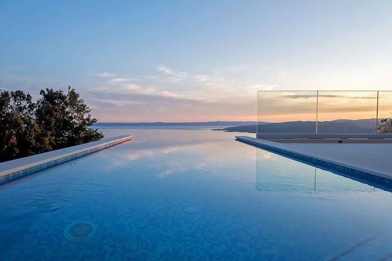 Breathtaking villa 400m2 Amazing View Infinity Pool Whirlpool Sauna 4 bedrooms