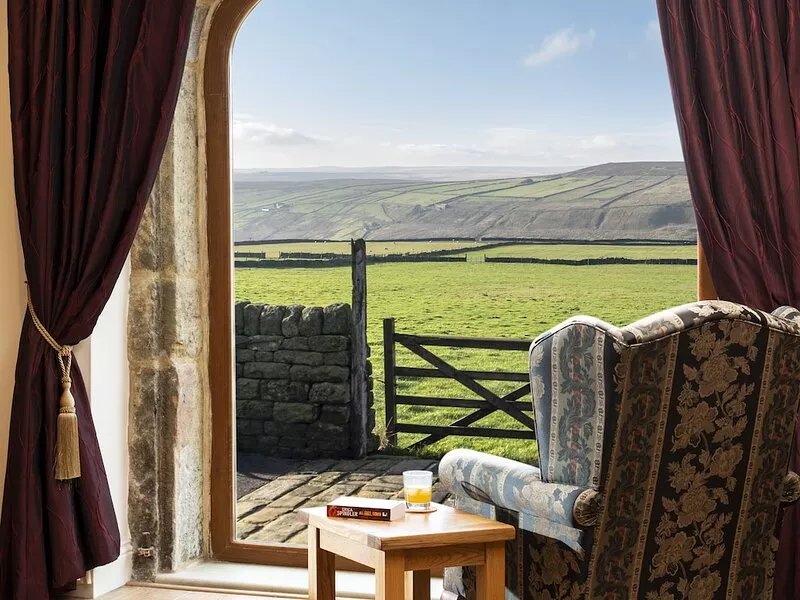 THE RETREAT, family friendly, luxury holiday cottage in Hebden Bridge