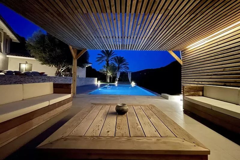 Charming villa 5 minutes' walk from Bonifacio, infinity pool, sleeps 8