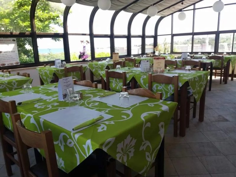 Stazione Di Servizio Esso Nathy Bar
