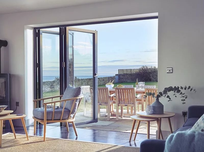 Rock Lobster -  a family friendly that sleeps 8 guests  in 4 bedrooms