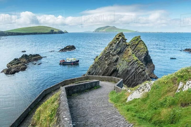 Private Pub on Ireland's Wild Atlantic Way and close to Killarney (sleeps 10)