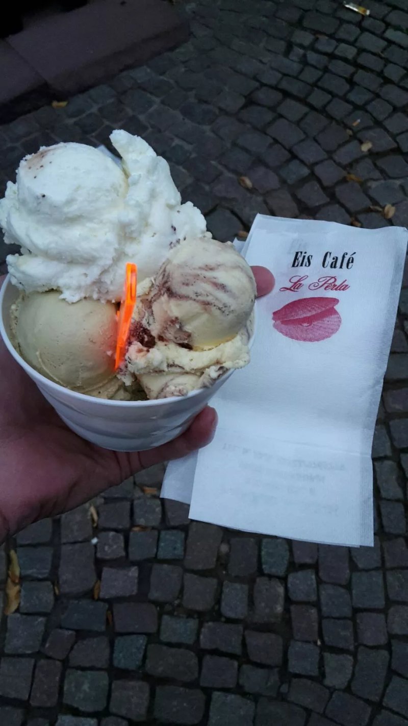 Eiscafe La Perla