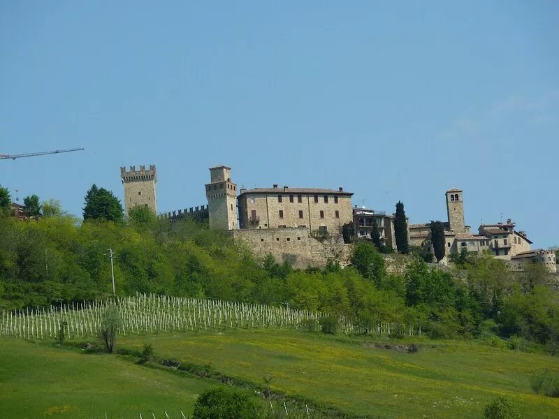 Super Stone Farmhouse / Villa near Salsomaggiore, Parma-