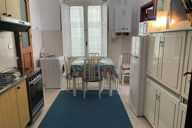Historical Maison des Artistes in Aristocratic XVI Century Palace