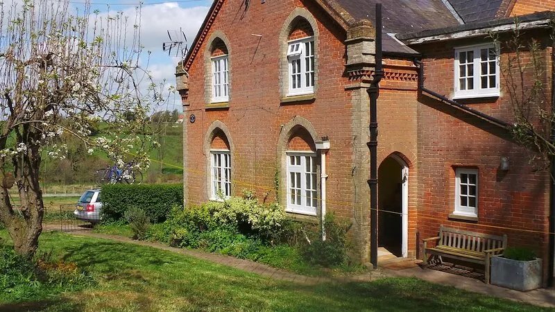 Simple, cosy cottage in beautiful Suffolk countryside, near Washbrook, Ipswich
