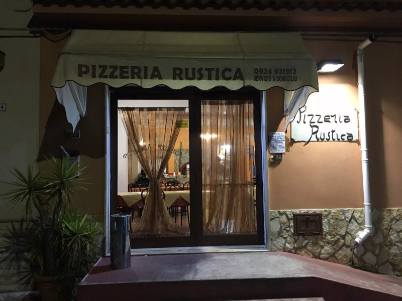 Pizzeria Trattoria Da Mario Family