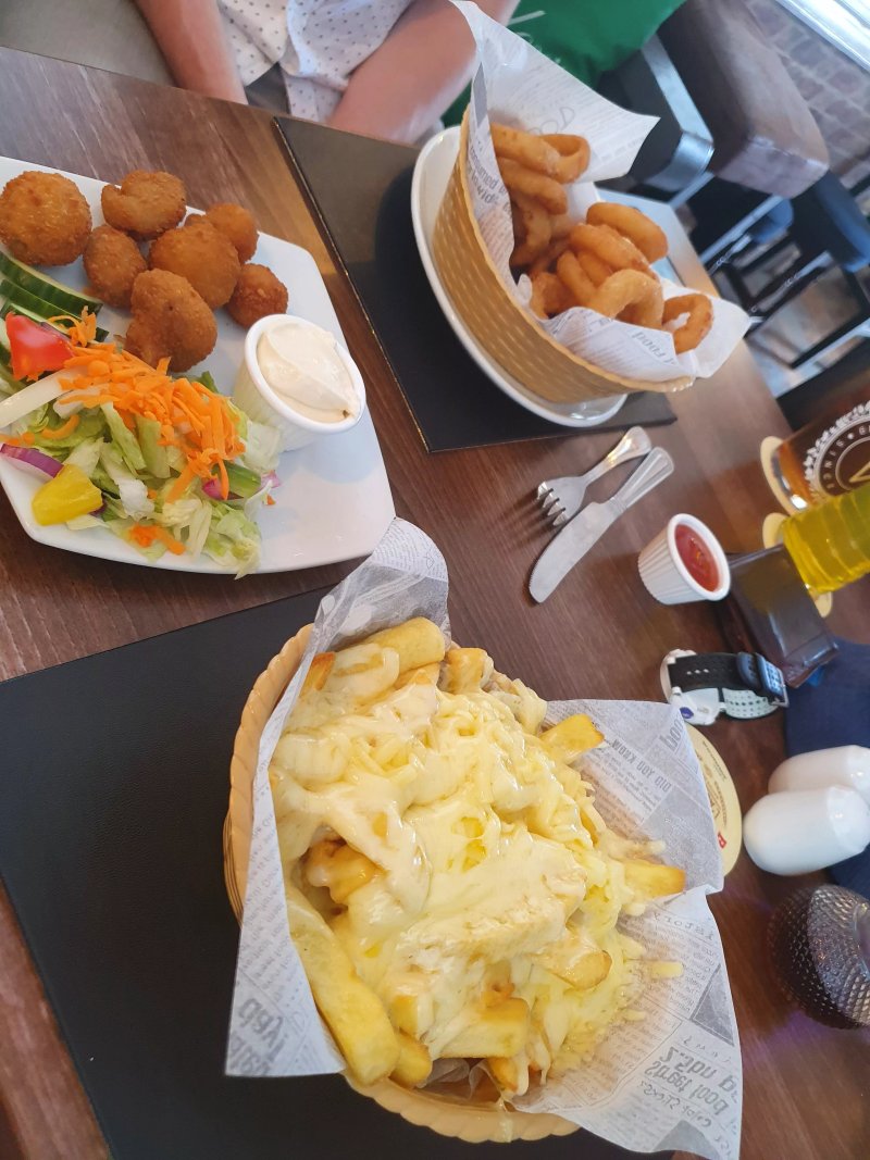 The Somerset Arms