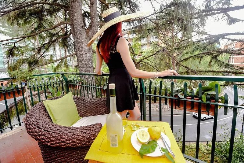 SORRENTOCENTRALROOMS excellent family solution within walking distance of