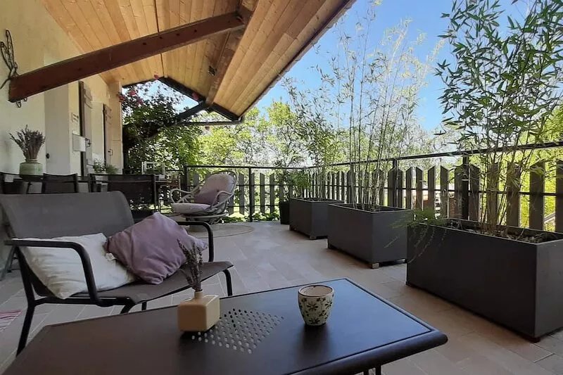 Annecy le vieux, ideally located, comfortable 2-room apartment, terrace and
