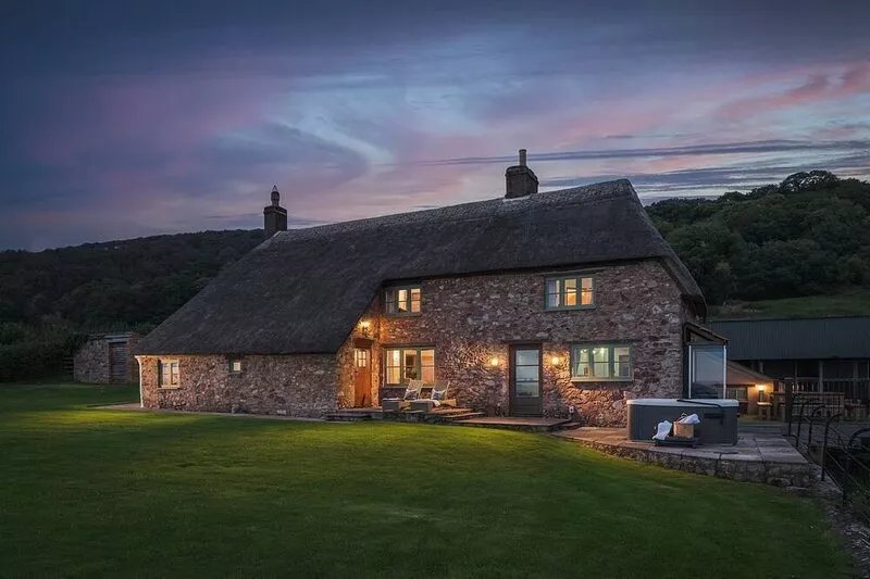 Beautifully Renovated Farmhouse With Stunning Views