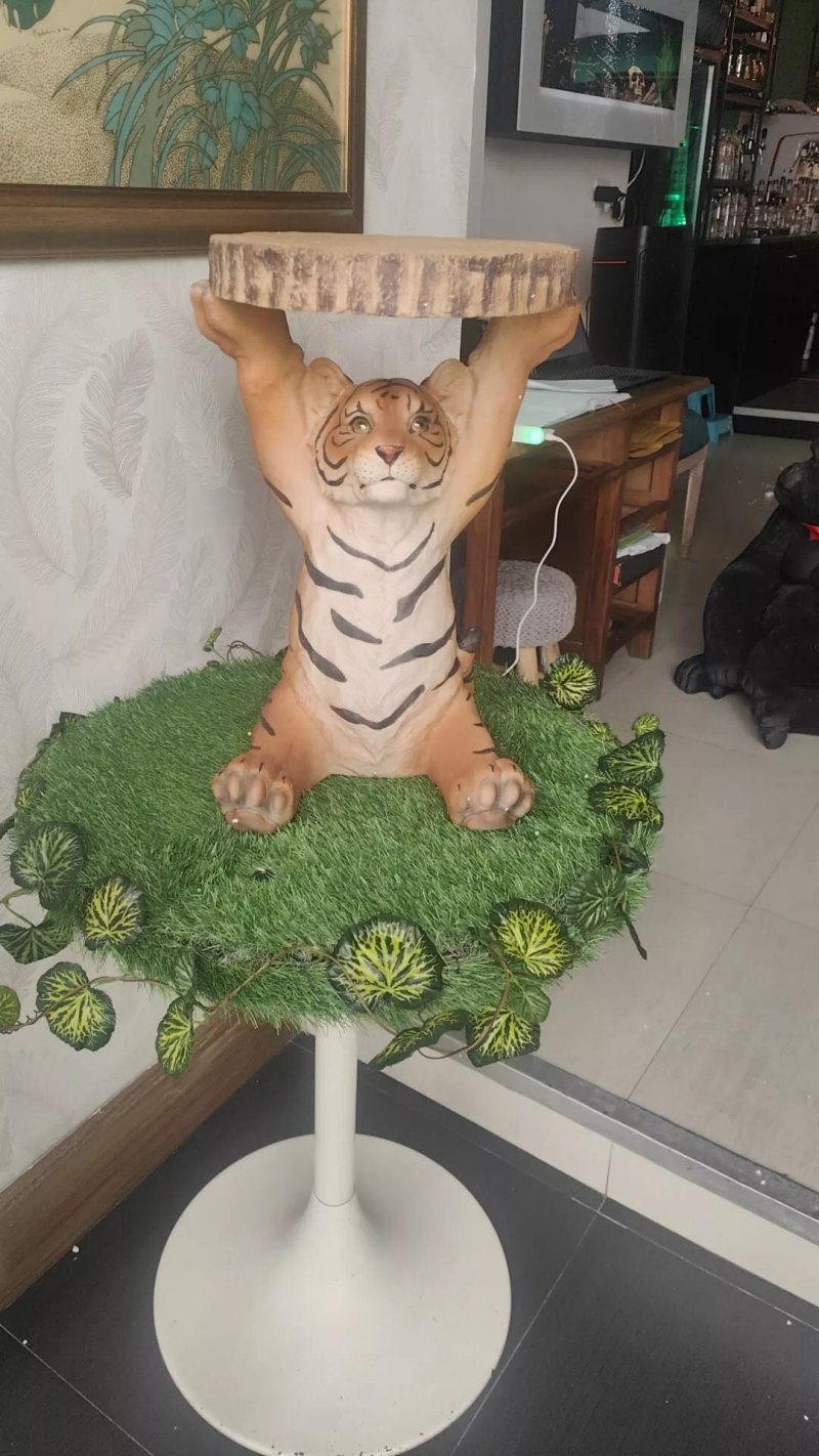 Jungle Cocktail Restaurant