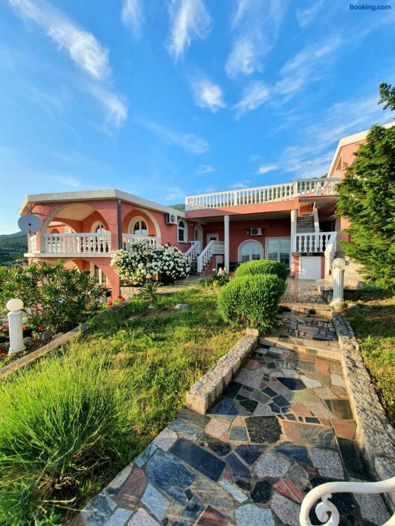 Apartment Mladen With Breathtaking Sea View