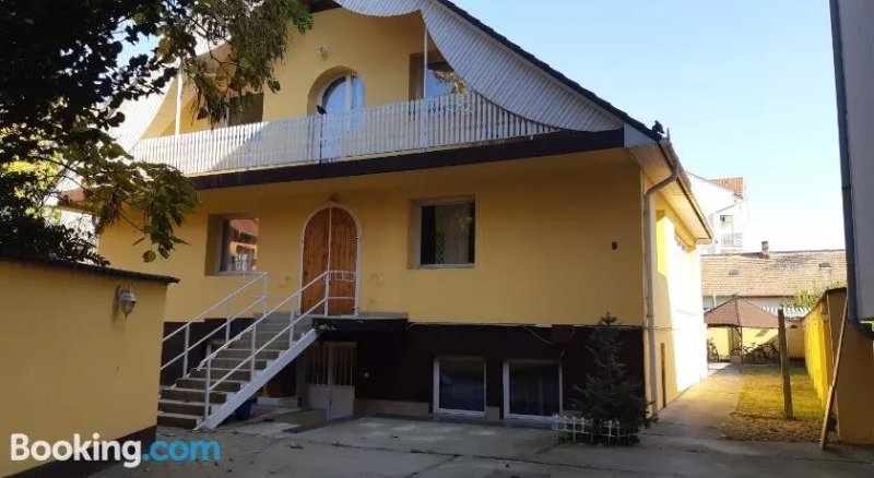 Pero Apartman Panzio