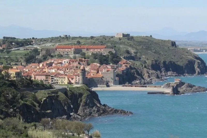 HOUSE, SHARED POOL, TERRACE, PARKING AND GARDEN, WIFI, SLEEPS 4