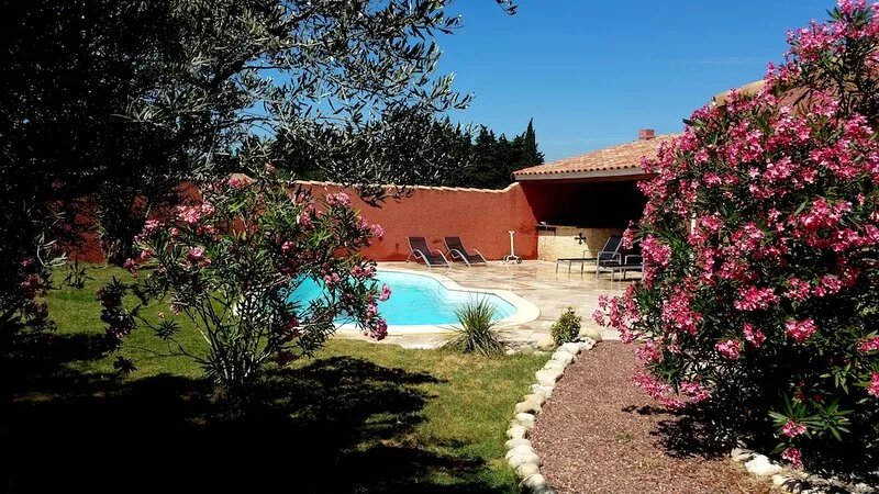 Provencal villa with private pool at the heart of Des Corbieres vineyard