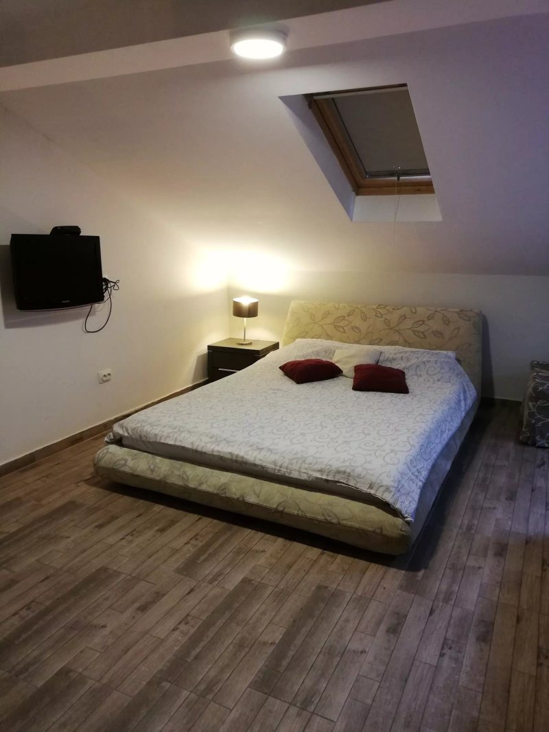 Hostel Theater 011