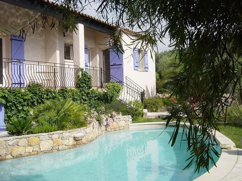 Provençal villa halfway between the Gorges du Verdon and Sainte-Maxime
