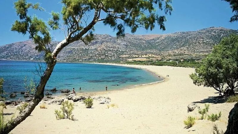 Capers Villa - sleeps 6 guests  in 3 bedrooms