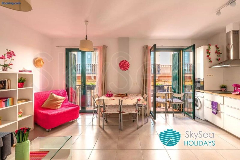 Skysea Holidays City Center Suites