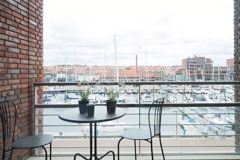 Sea-view Apartment in Den Haag with Balcony