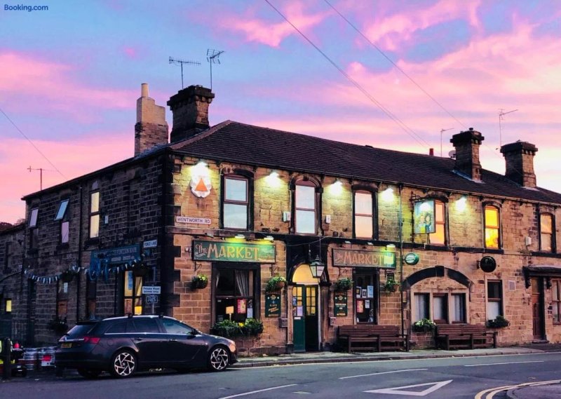 Market Hotel