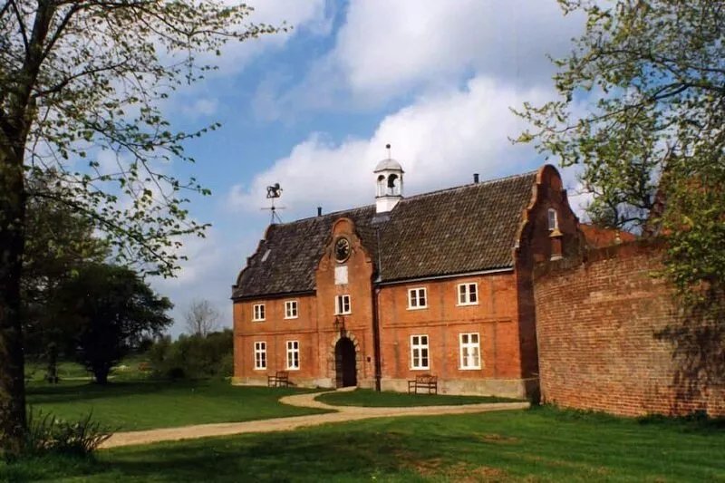 Granary Cottage - sleeps 8 guests  in 3 bedrooms
