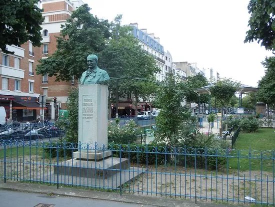 Monument a Geoges Courteline