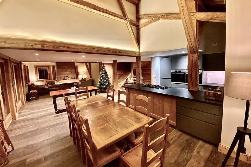 Stunning Renovated Savoyard farmhouse overlooking Samoens Valley